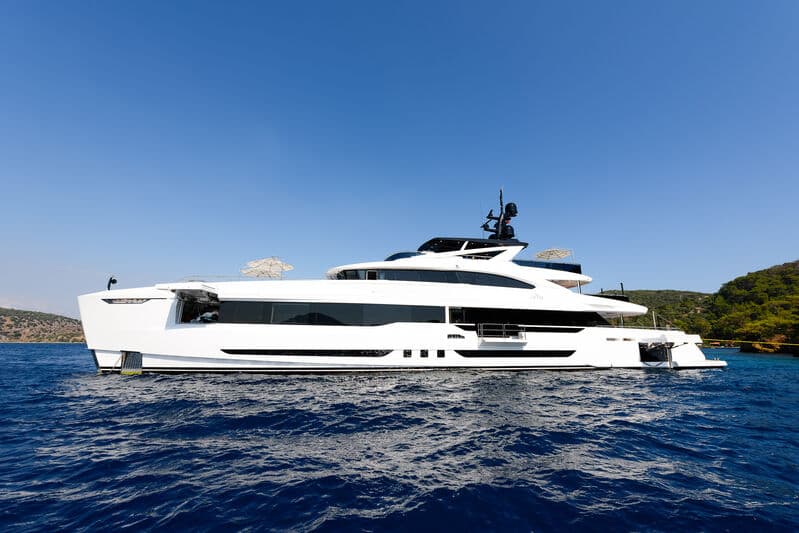 Motor Yacht La Vie