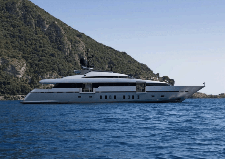 Motor Yacht Lady Aa