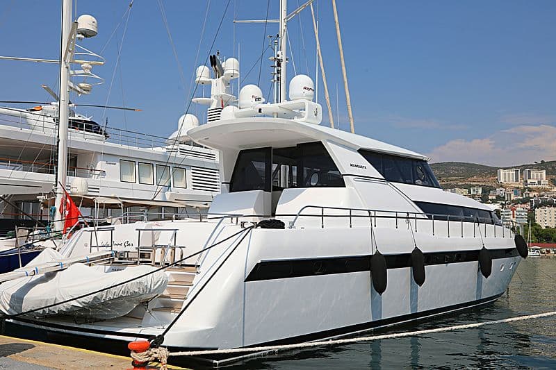 Motor Yacht Lady Anne Çar