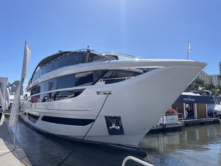 Motor Yacht Lady Lion