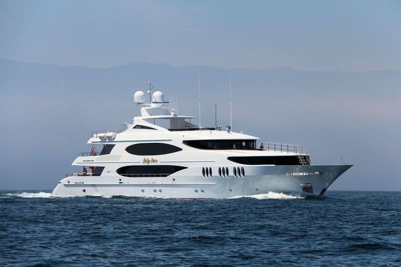 Motor Yacht Lady Sura