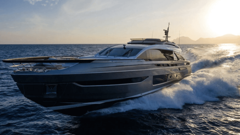 Motor Yacht Lance West