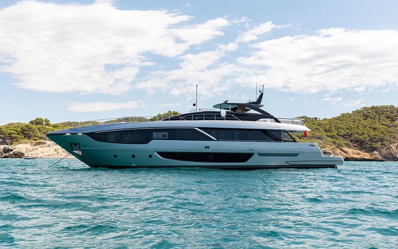Motor Yacht Lemon Not Lime