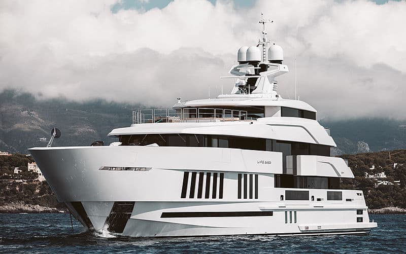 Motor Yacht Life Saga