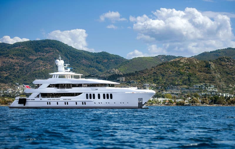 Motor Yacht Liquid Sky