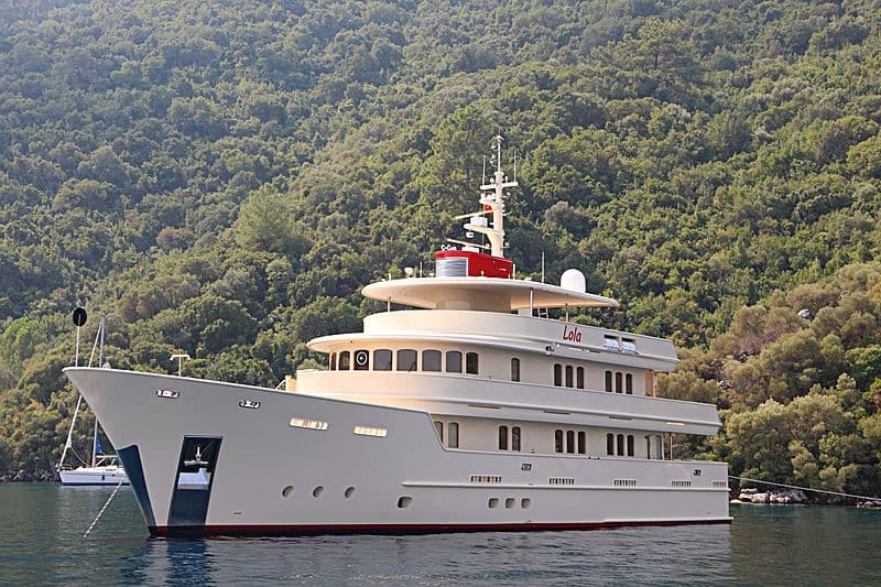 Motor Yacht Lola