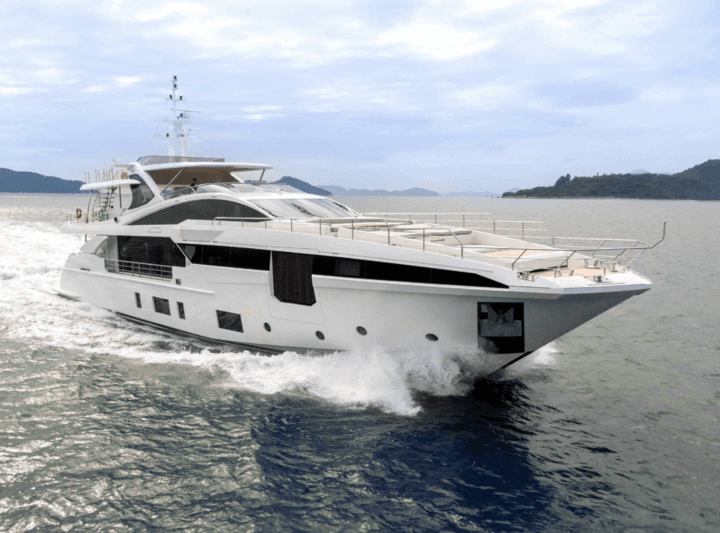 Motor Yacht Long Live