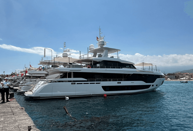 Motor Yacht Luz de Mar