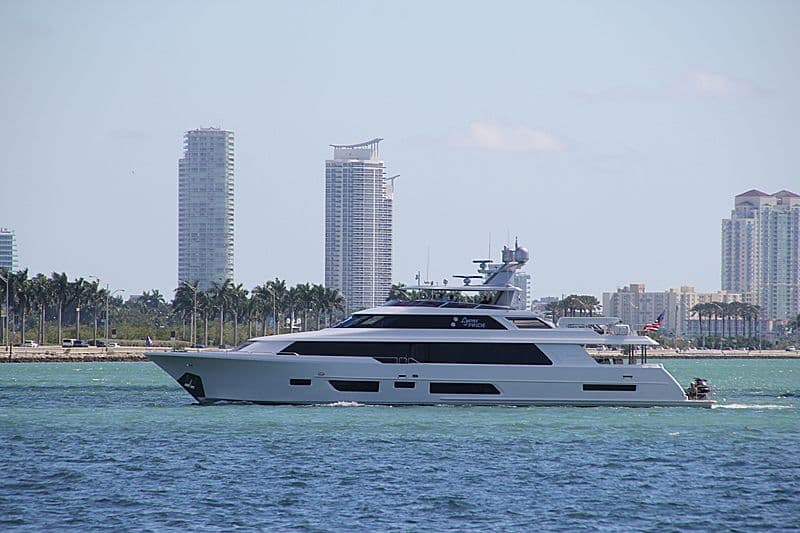 Motor Yacht Lyon's Pride
