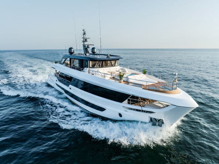 Motor Yacht Majesty 100 Terrace/01