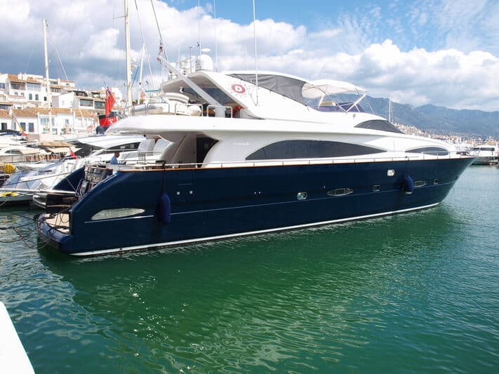 Motor Yacht Mama Lola