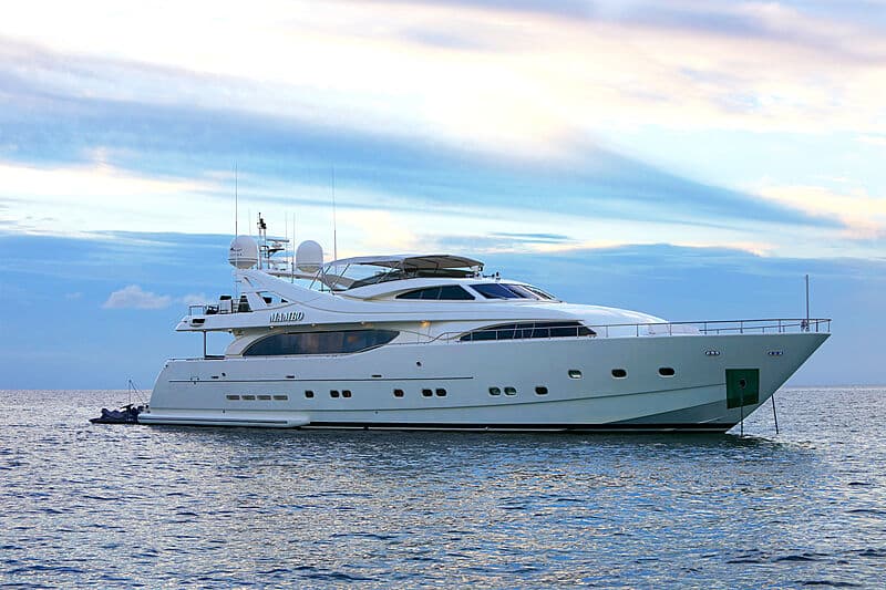 Motor Yacht Mambo