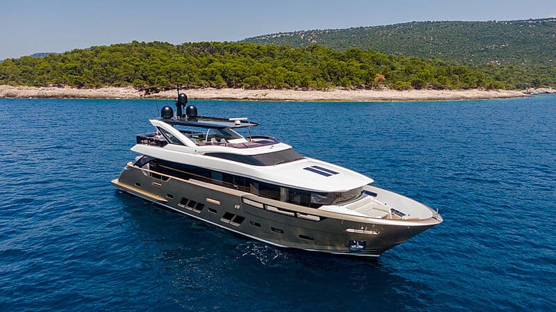 Motor Yacht Manikim