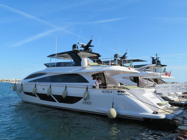 Motor Yacht Mariposa