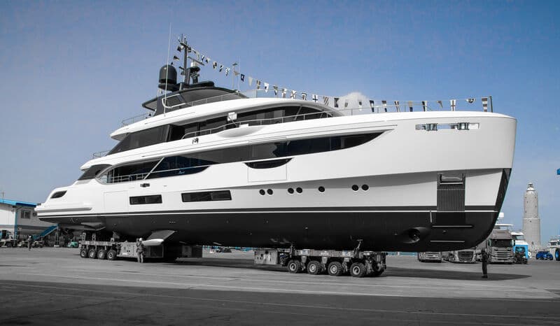 Motor Yacht Maverick