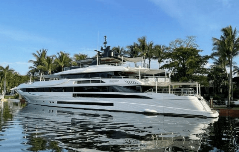 Motor Yacht Maverick