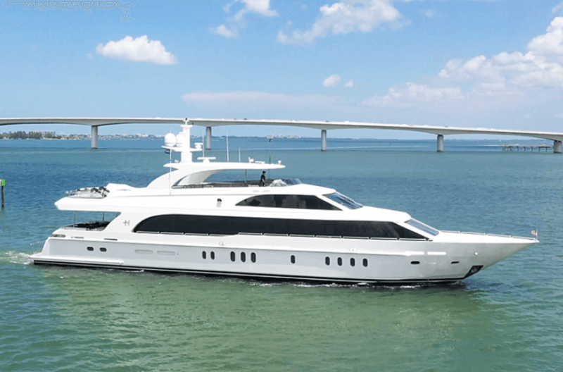Motor Yacht Mesmerize