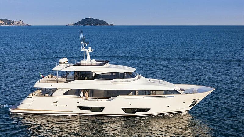 Motor Yacht Miotu 4