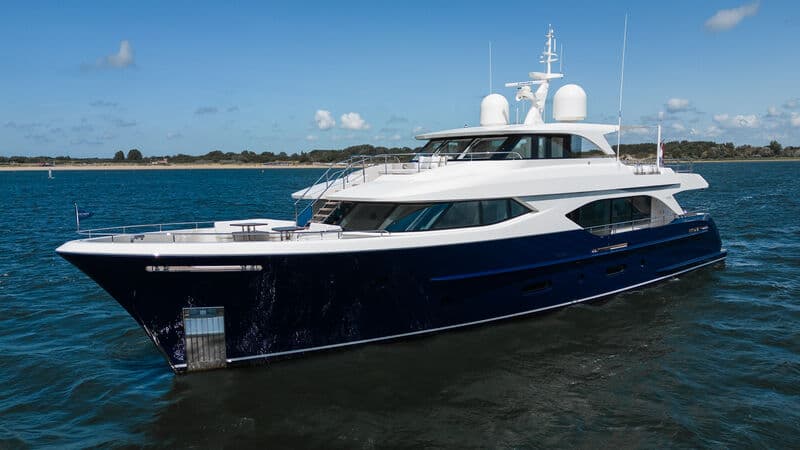 Motor Yacht Moonen 110 Mustique