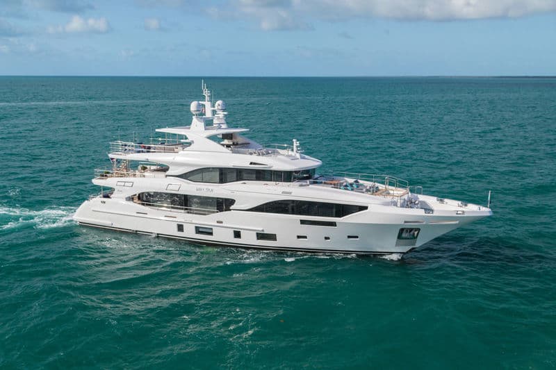 Motor Yacht Mr. Loui