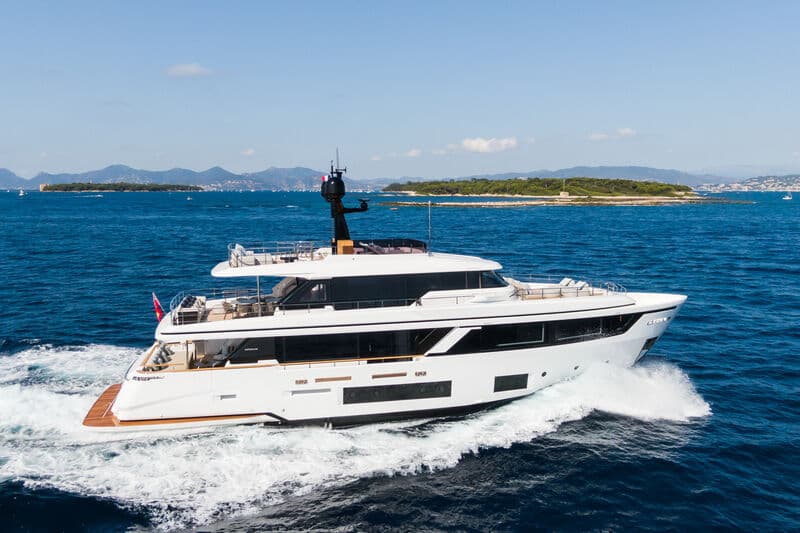 Motor Yacht Mrs L