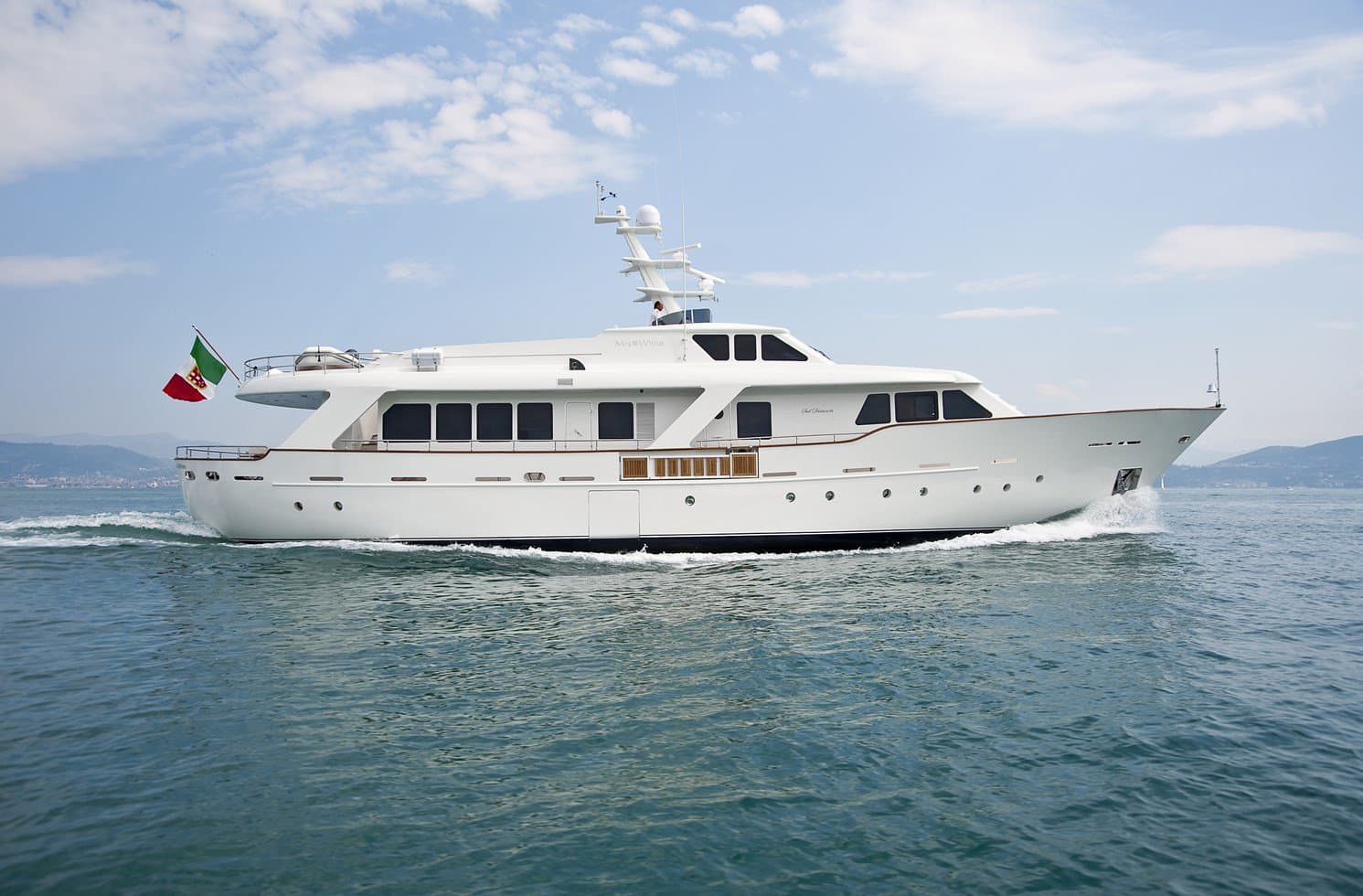 Motor Yacht Mrs. White