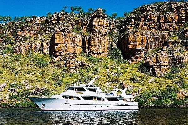 Motor Yacht Mustique