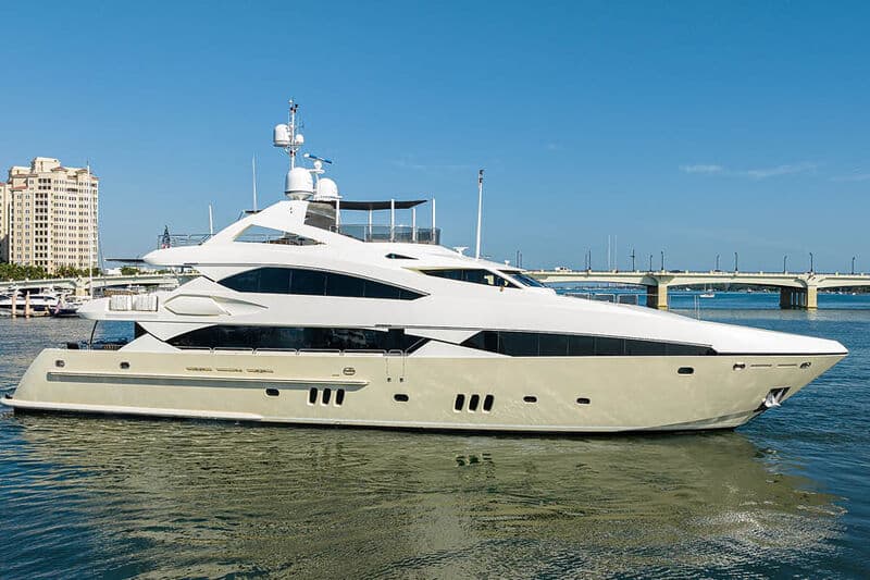 Motor Yacht Natural 9