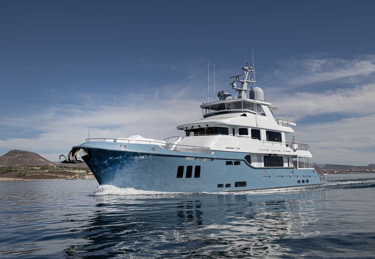 Motor Yacht New Journey