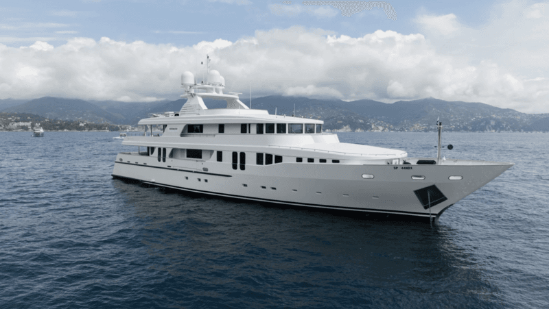 Motor Yacht New Master