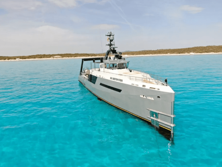 Motor Yacht No Destination