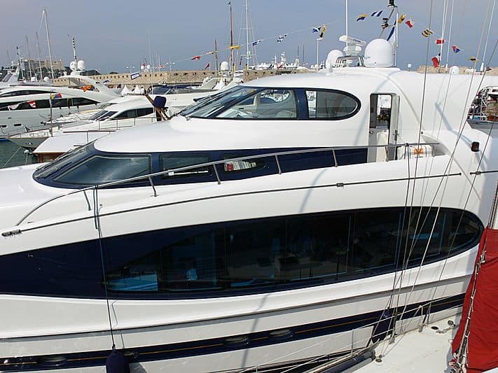 Motor Yacht No Rules