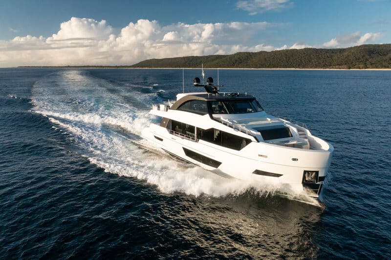 Motor Yacht Ocean Alexander 28E02