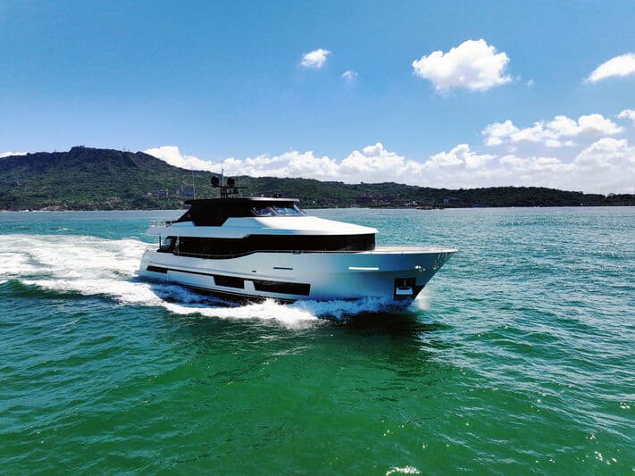 Motor Yacht Ocean Alexander 28L02