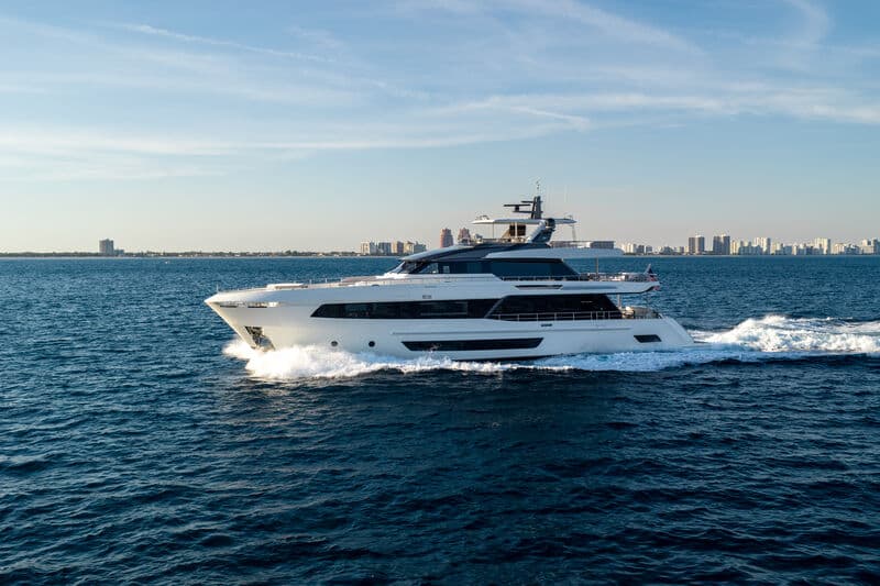 Motor Yacht Ocean Alexander 35P02