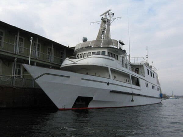 Motor Yacht Omega Lyuks