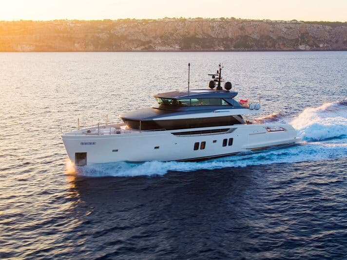 Motor Yacht On Time