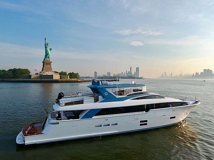 Motor Yacht Optimus