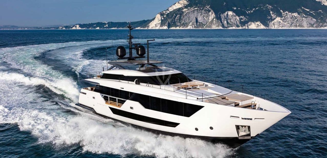 Motor Yacht Parabolica