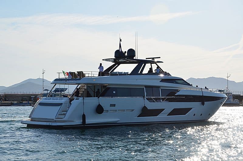 Motor Yacht Piola