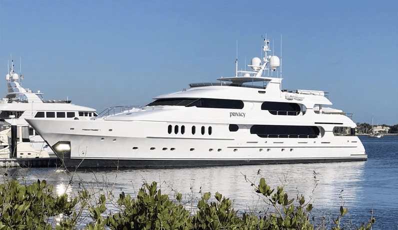 Motor Yacht Privacy