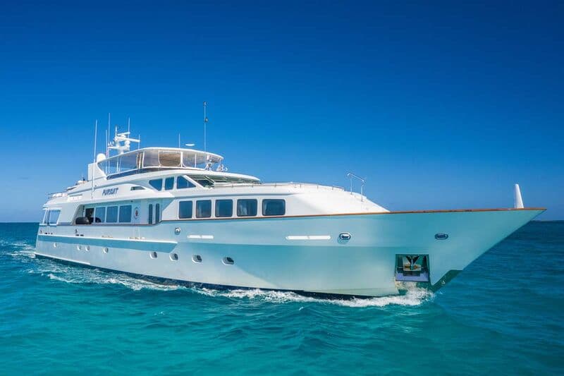 Motor Yacht Pursuit