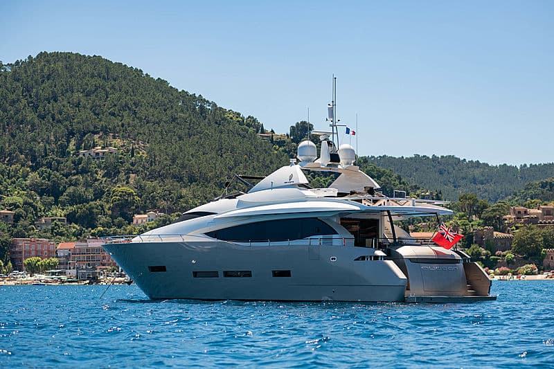 Motor Yacht Quasar