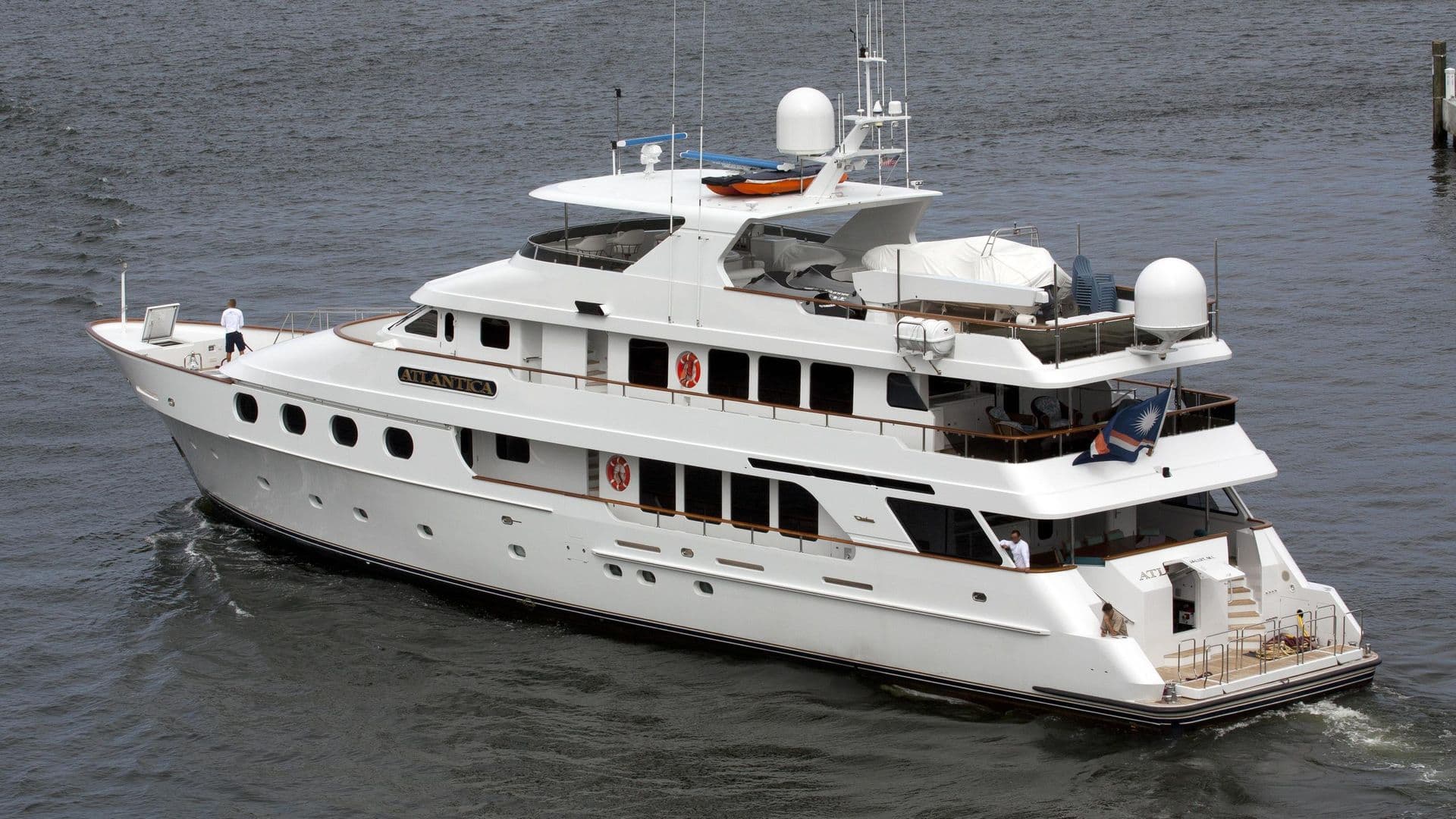 Motor Yacht Queen D