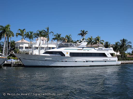 Motor Yacht R Rendezvous