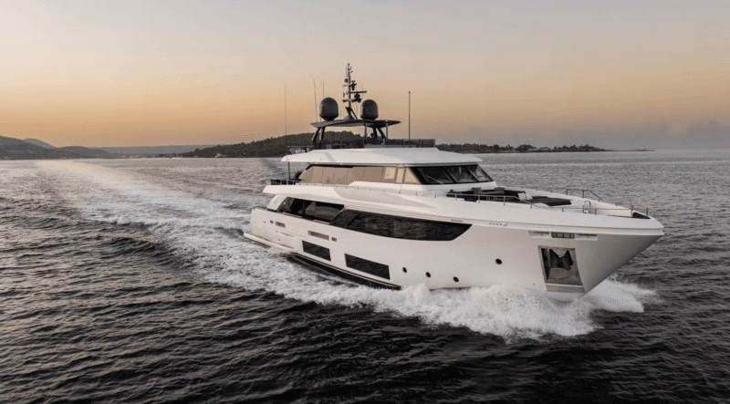 Motor Yacht Renewal 3