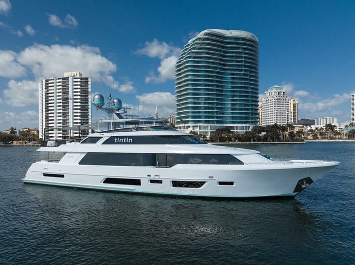 Motor Yacht Ring-N-Wet