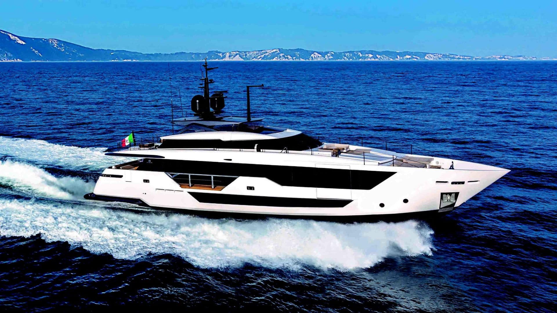 Motor Yacht Rino