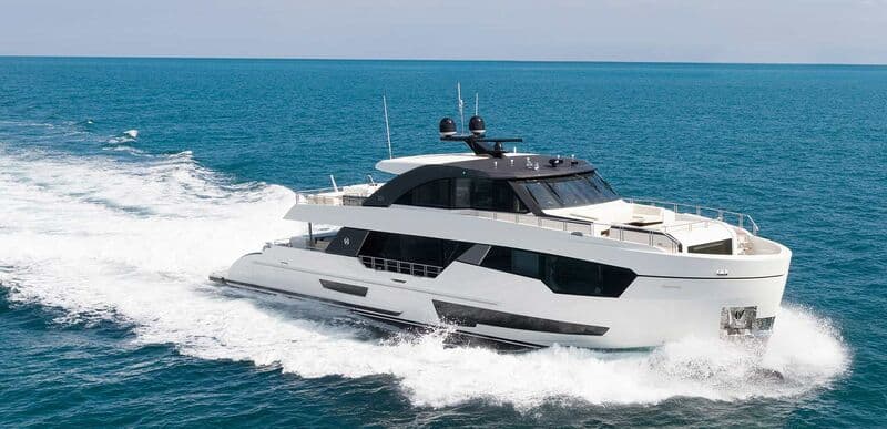 Motor Yacht Salt & Light
