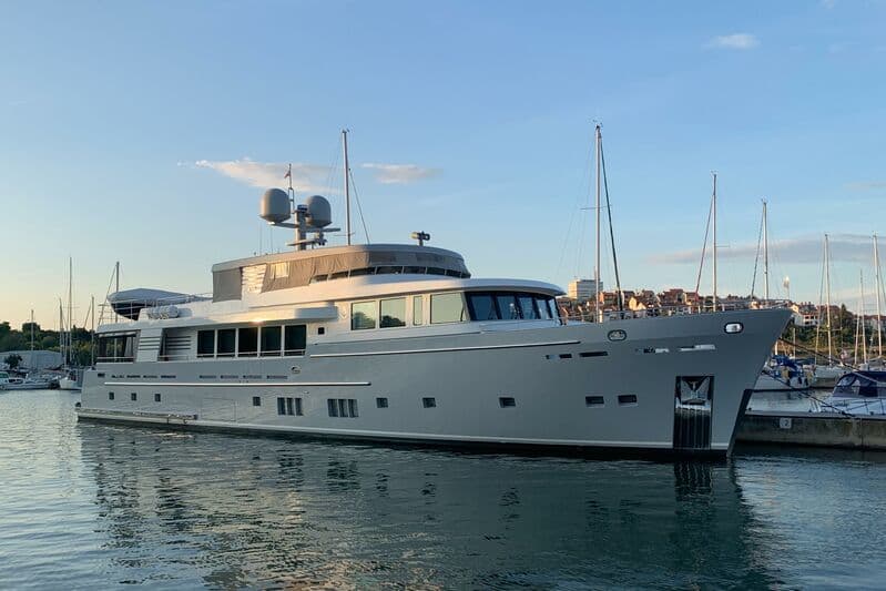 Motor Yacht Santa Maria T